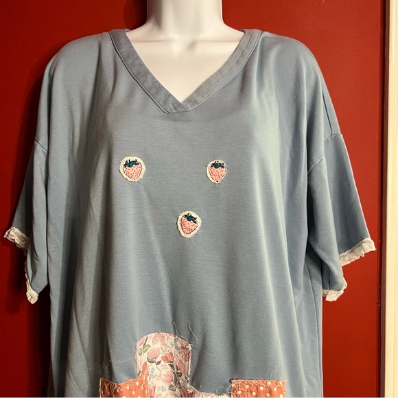 Upcycled Reworked Patched Distressed Short Sleeve T-Shirt Tunic Top with Lace - Picture 4 of 7